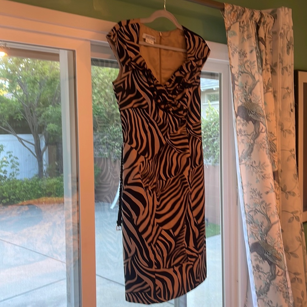 - Kay UNGER Size 12 dress animal print